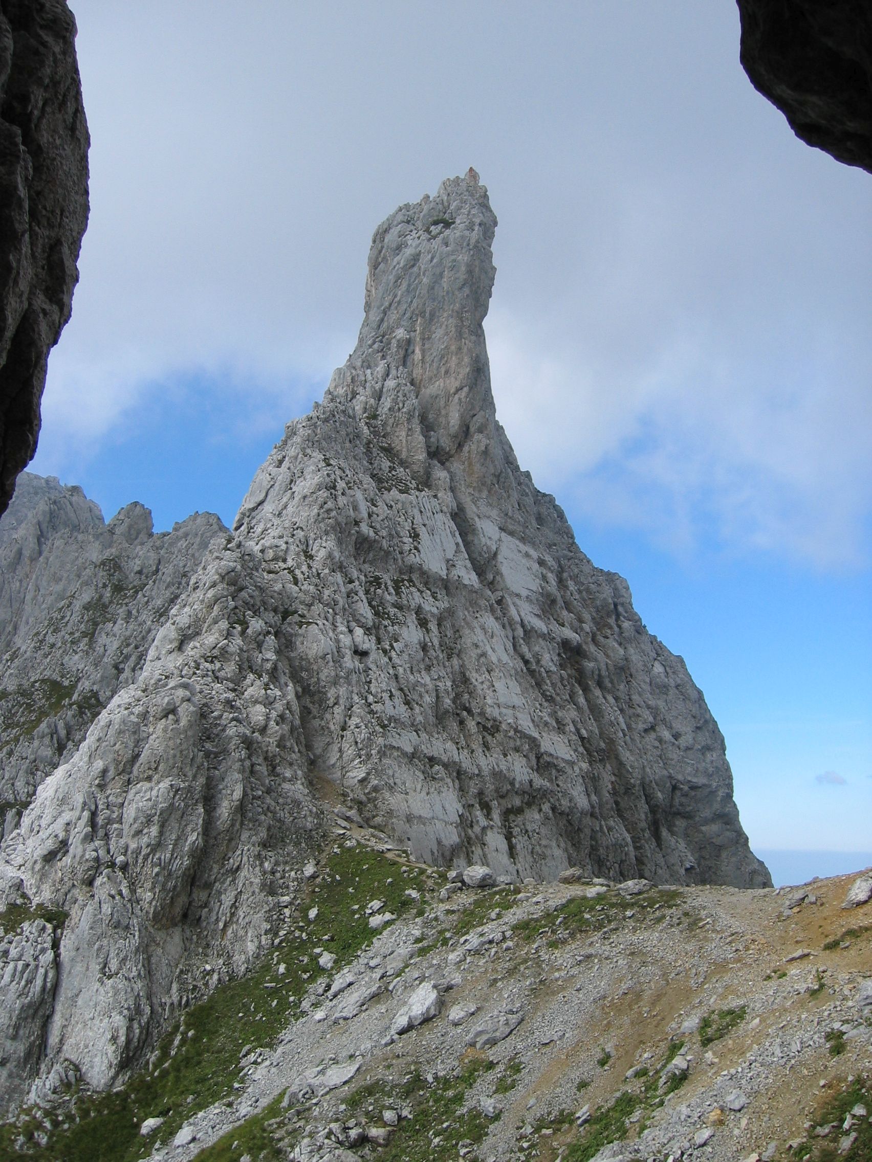 Der erste Felsturm des Kopft&ouml;rlgrats