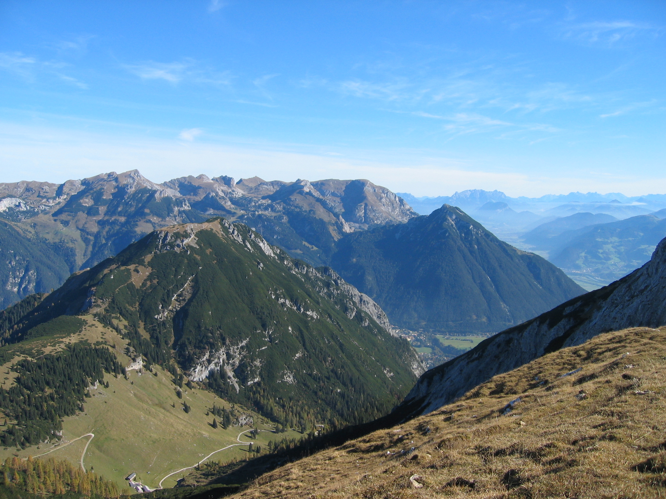 Bärenkopf, dahinter der Rofanstock