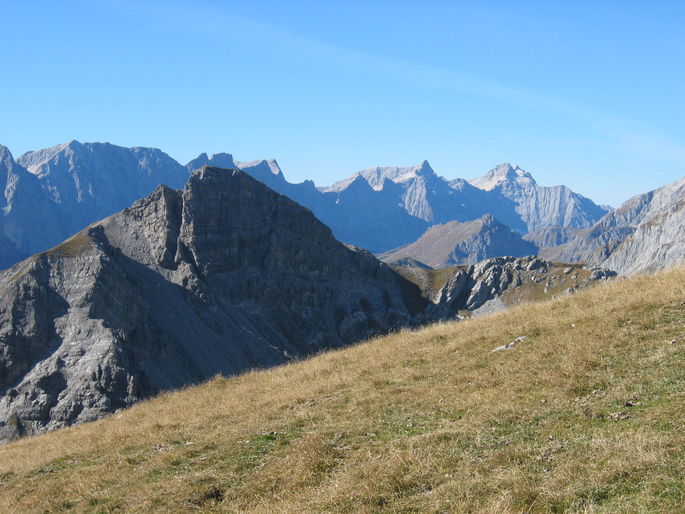 Rappenspitze vor prominenteren Karwendelgipfeln