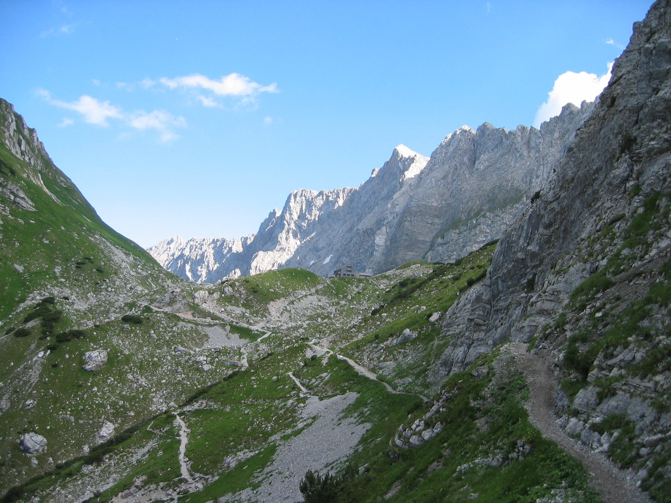 Rückblick zur Lamsenjoch-Hütte