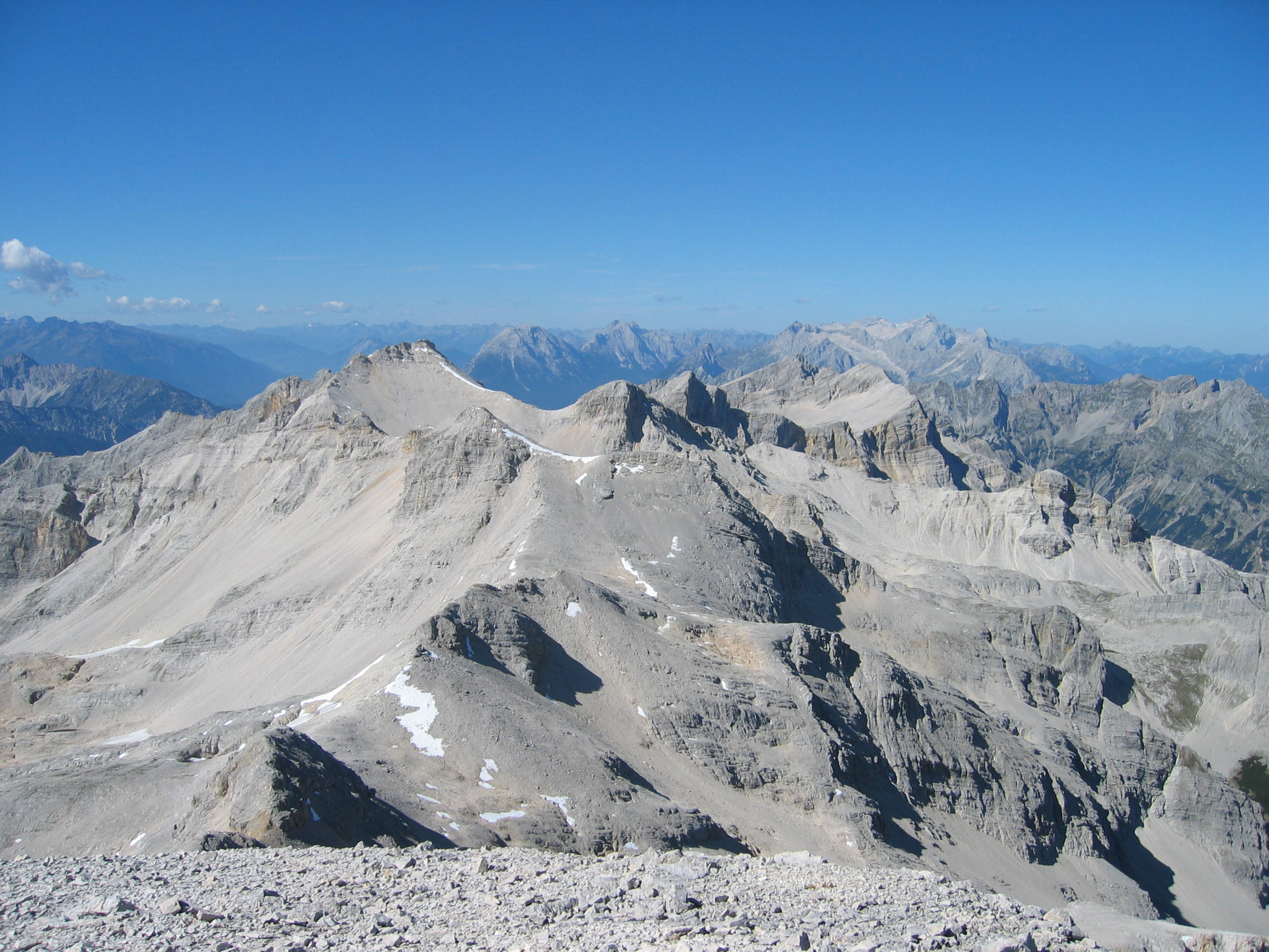 Blick nach Westen: Seekarspitze, Mieminger-Kette, Zugspitze