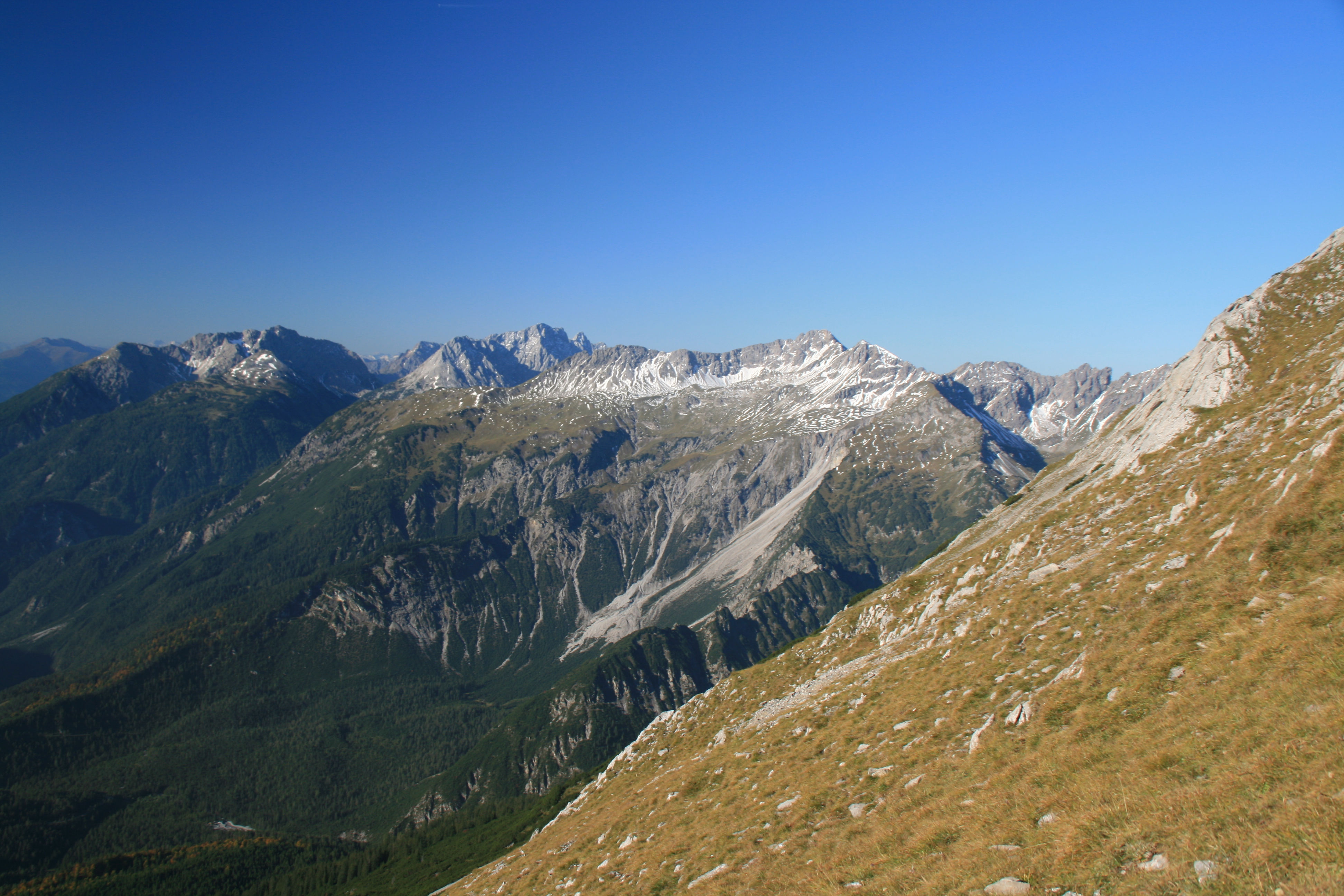 Loreakopf, links ein Teil der Heiterwand