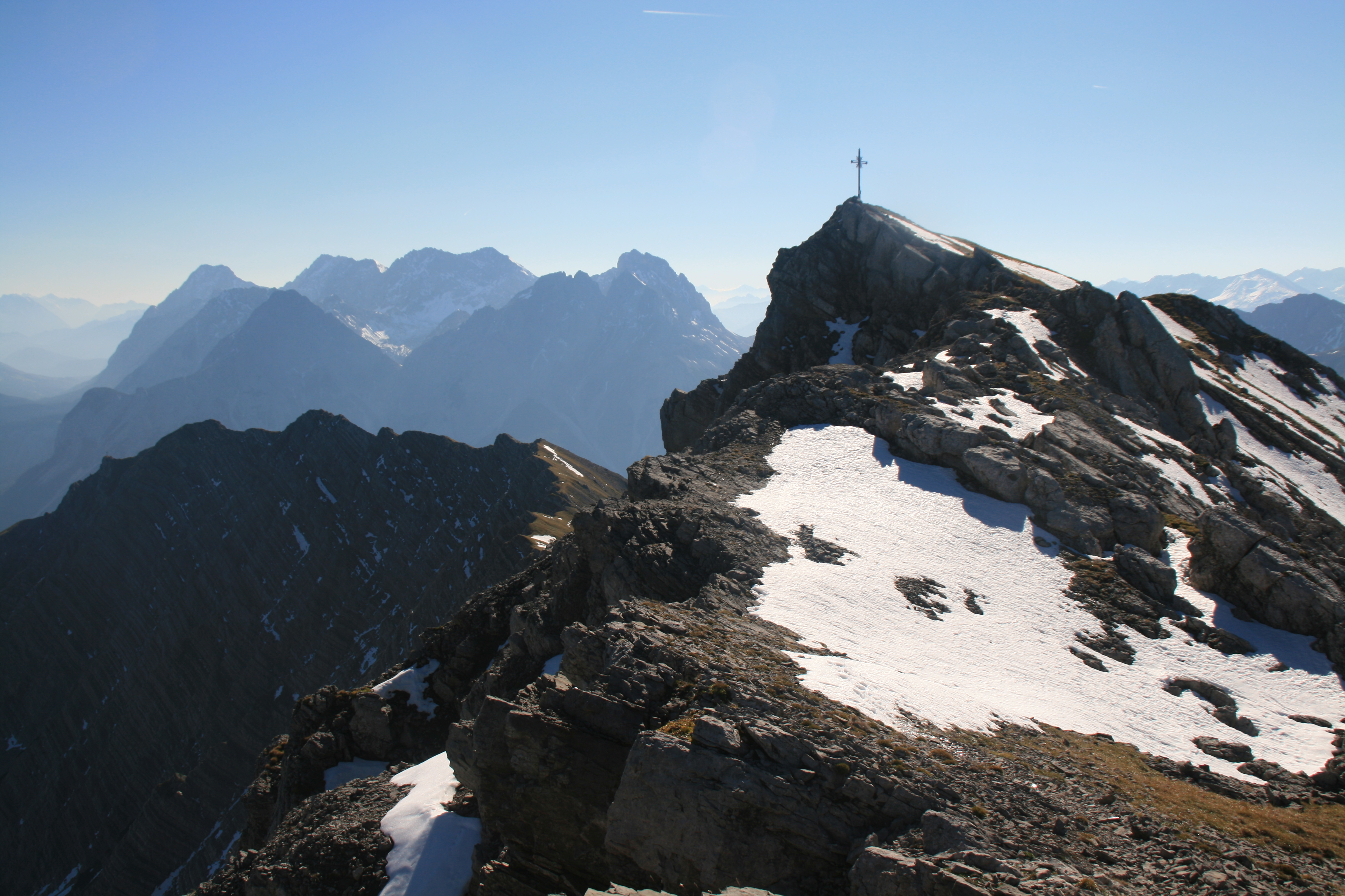 Gartnerwand-Hauptgipfel, dahinter die Mieminger