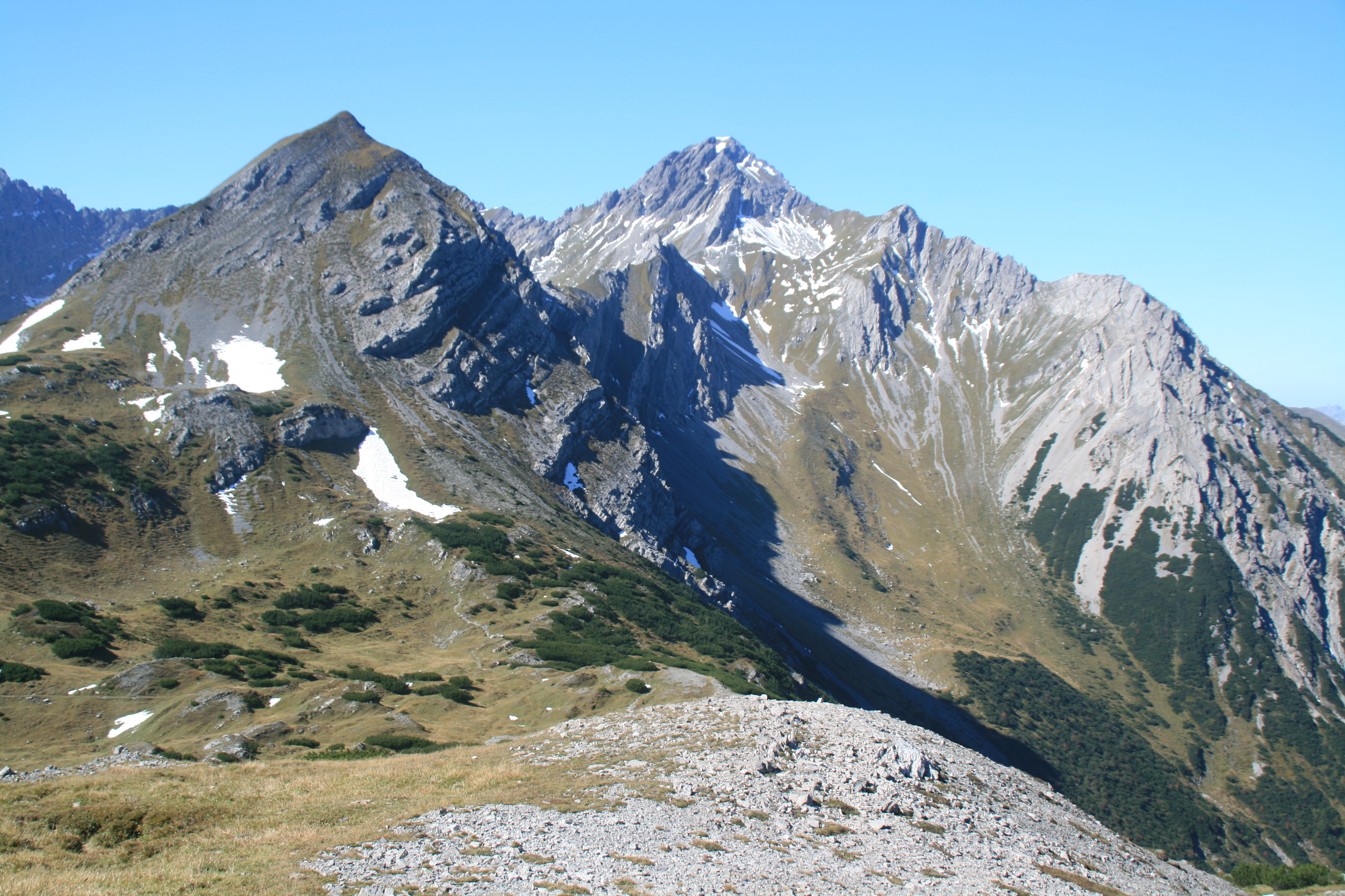 Bichlbacher Jöchle, dahinter Schafkopf und Roter Stein