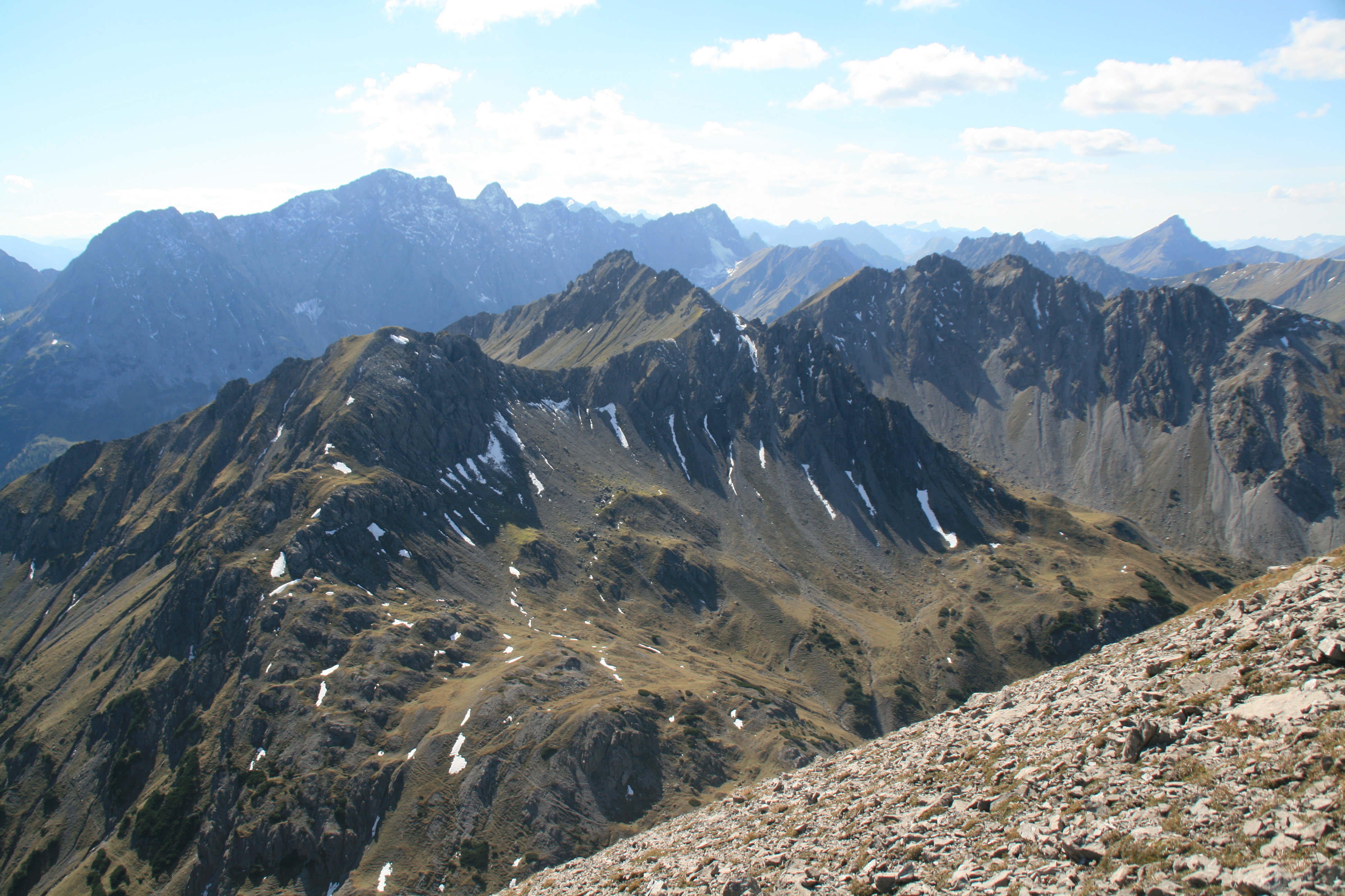 Aserle-Gruppe, dahinter Heiterwand und Namloser Wetterspitze