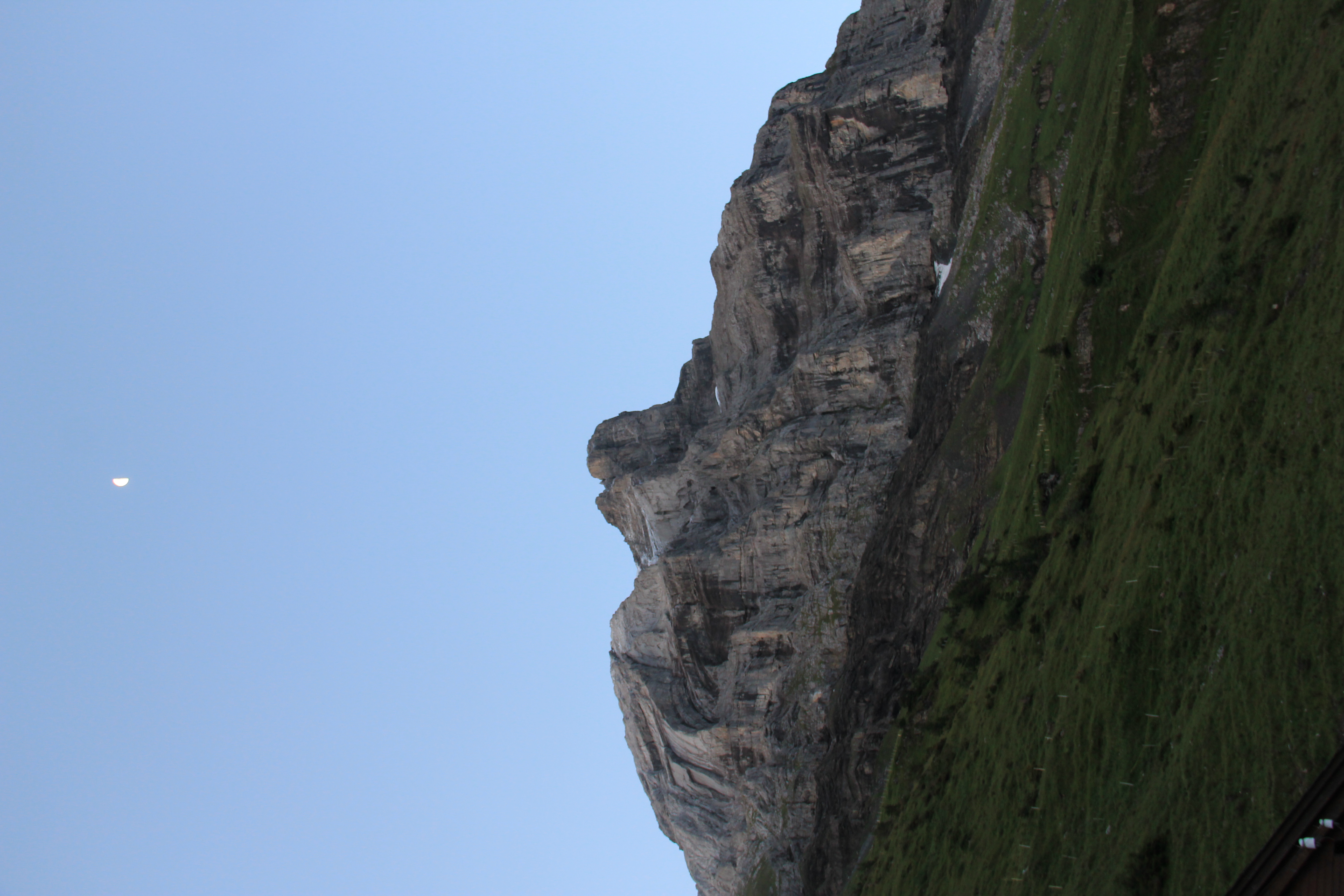 Halbmond &uuml;ber dem URS