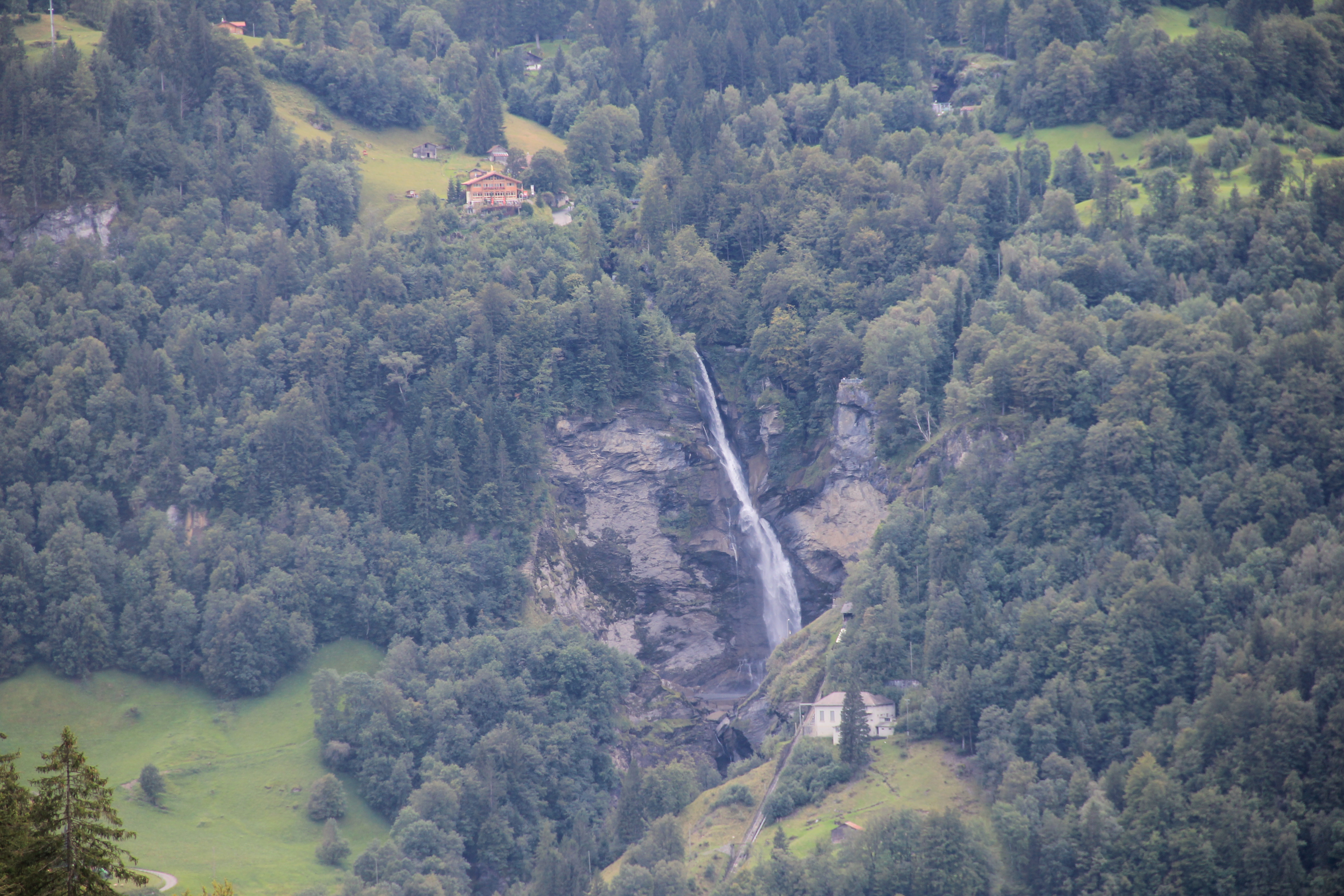 Hier kam Sherlock Holmes (vorläufig) ums Leben.