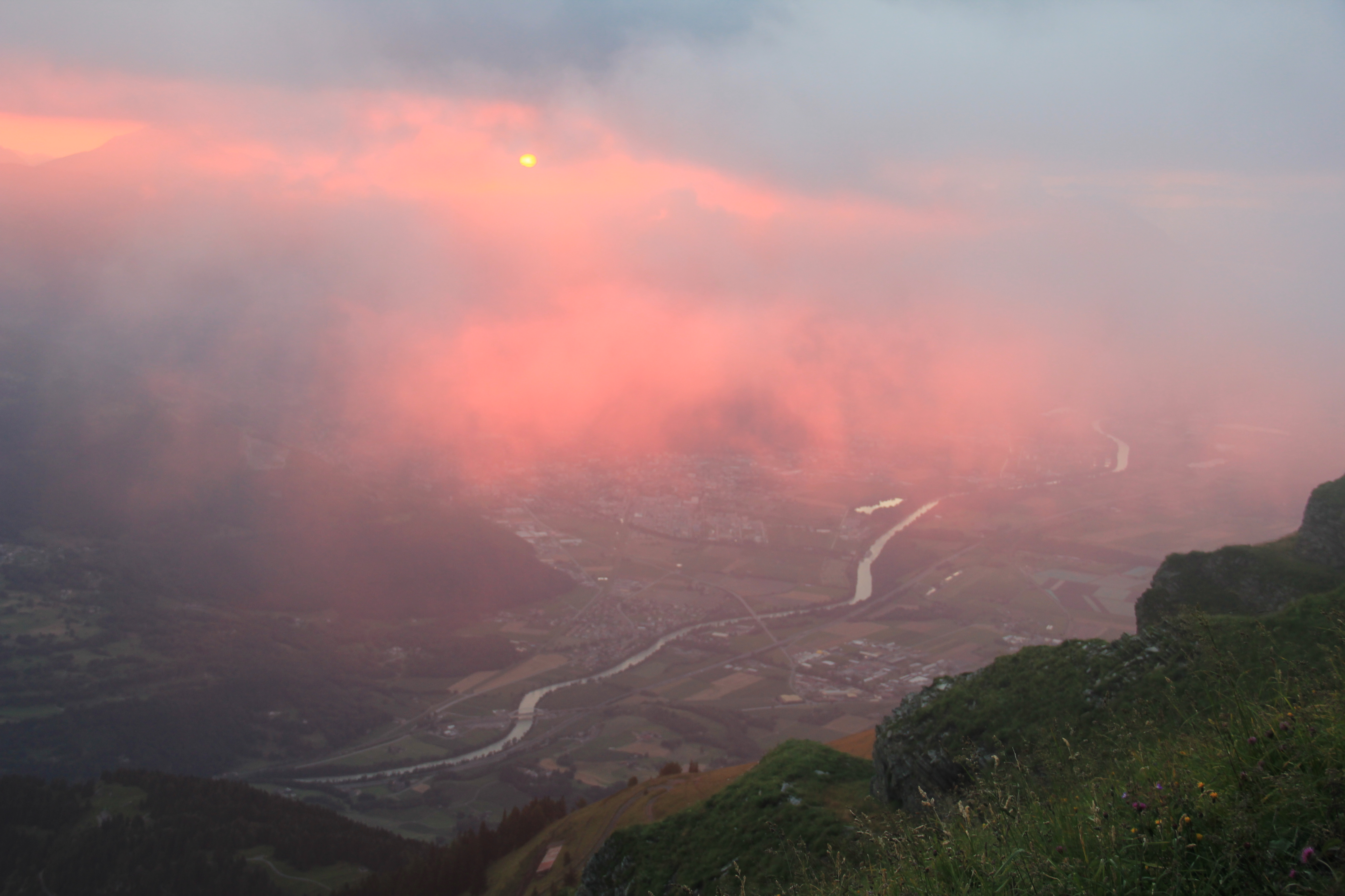 Sonnenuntergang &uuml;ber dem Rhonetal